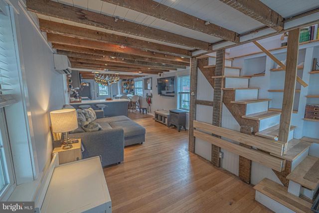 518 FURNACE ST, Emmaus, PA 18049