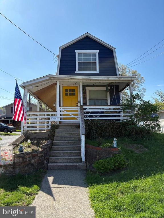 518 FURNACE ST, Emmaus, PA 18049