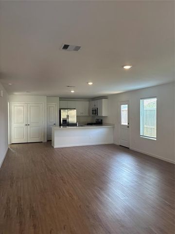 17843 Grove Hill Dr, Hockley, TX 77447