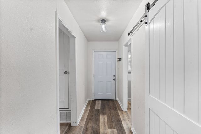 1204 Elmwood Street, Gainesville, TX 76240