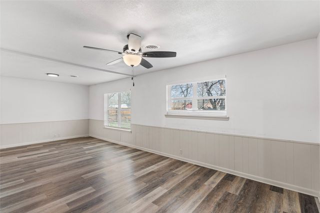 1204 Elmwood Street, Gainesville, TX 76240