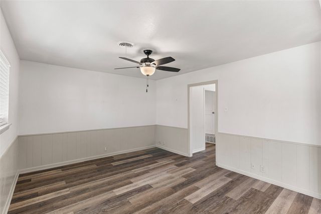 1204 Elmwood Street, Gainesville, TX 76240