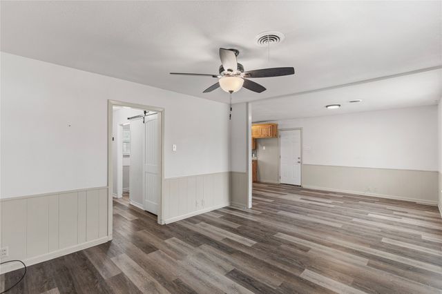 1204 Elmwood Street, Gainesville, TX 76240