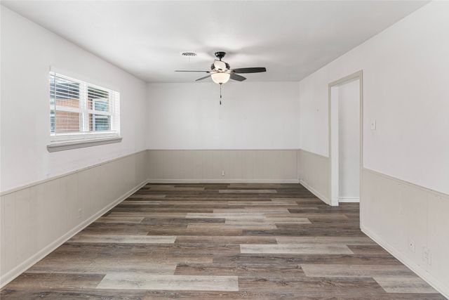 1204 Elmwood Street, Gainesville, TX 76240