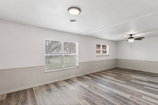 1204 Elmwood Street, Gainesville, TX 76240