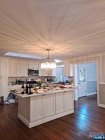 265 4th Street, Palisades Park, NJ 07650