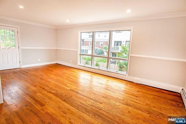 265 4th Street, Palisades Park, NJ 07650
