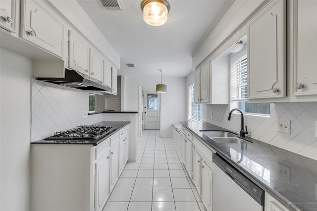 25403 Glen Loch Drive, Spring, TX 77380