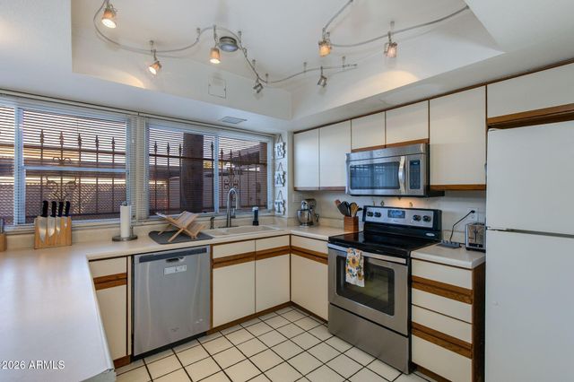2726 N 60TH Street, Scottsdale, AZ 85257