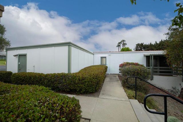 3621 Vista Campana S 16, Oceanside, CA 92057