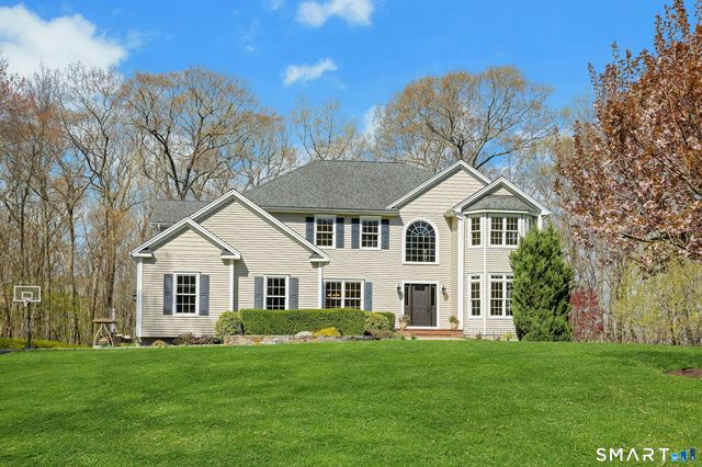 6 Hoseye Coach Road, Newtown, CT 06482