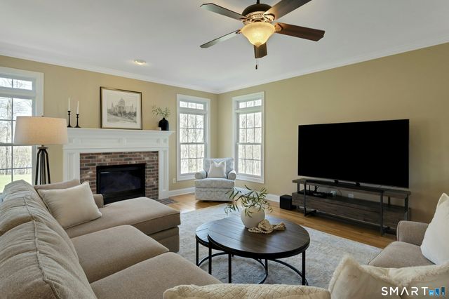 6 Hoseye Coach Road, Newtown, CT 06482