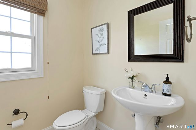 6 Hoseye Coach Road, Newtown, CT 06482