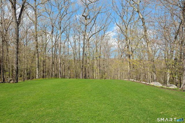 6 Hoseye Coach Road, Newtown, CT 06482