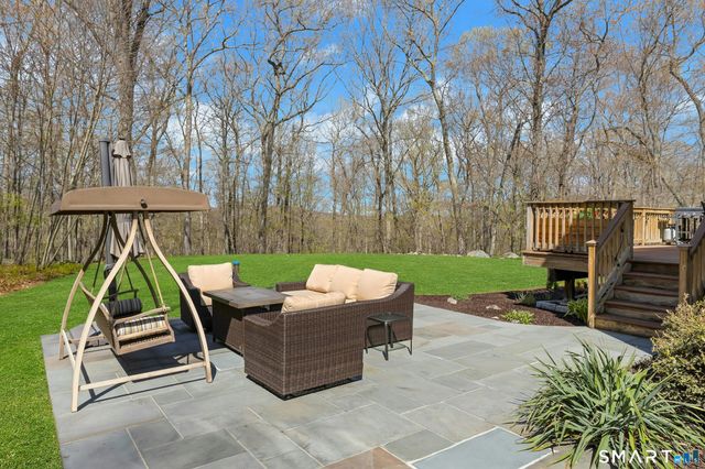 6 Hoseye Coach Road, Newtown, CT 06482