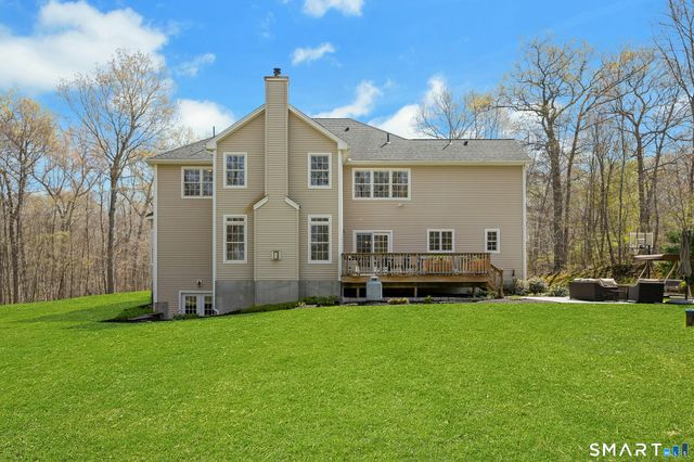 6 Hoseye Coach Road, Newtown, CT 06482