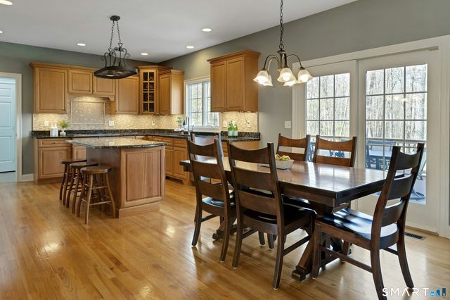 6 Hoseye Coach Road, Newtown, CT 06482