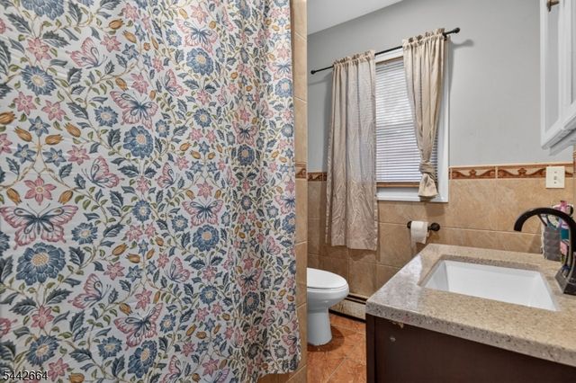 416 Pine St, Roselle Boro, NJ 07203