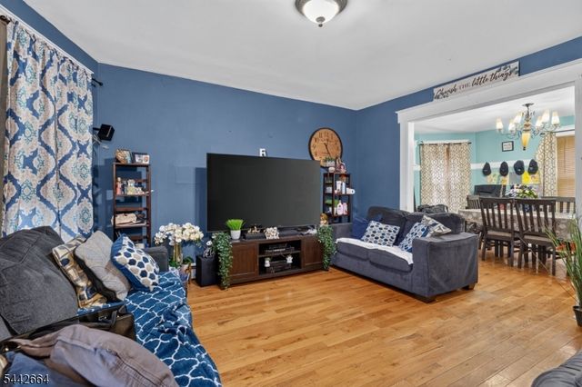 416 Pine St, Roselle Boro, NJ 07203