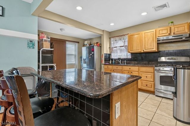 416 Pine St, Roselle Boro, NJ 07203