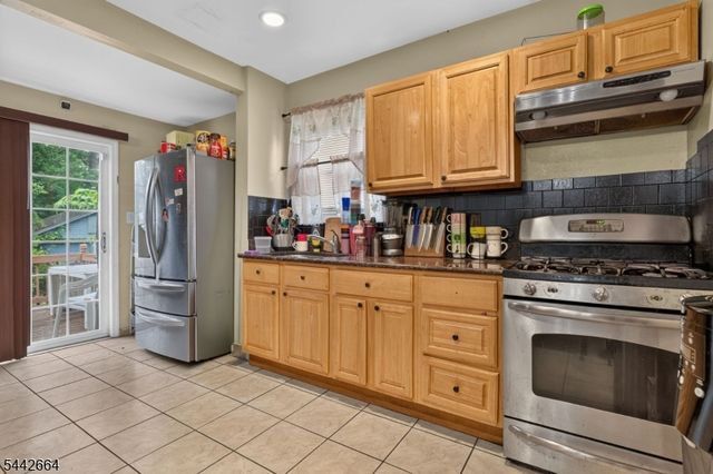 416 Pine St, Roselle Boro, NJ 07203