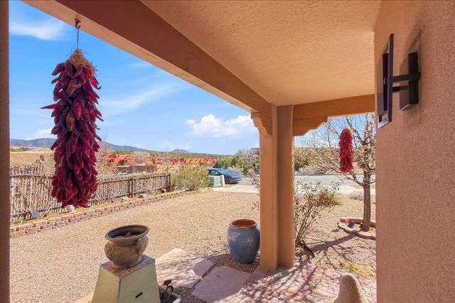 1641 Placita De Luna, Santa Fe, NM 87506