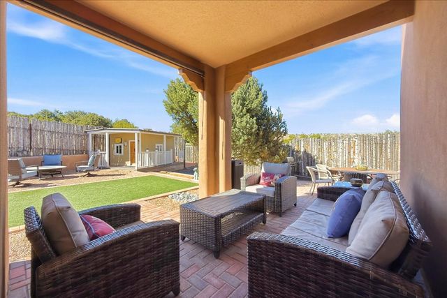 1641 Placita De Luna, Santa Fe, NM 87506