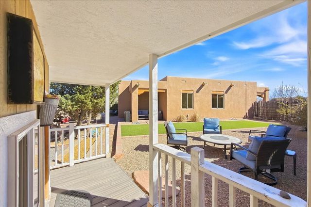 1641 Placita De Luna, Santa Fe, NM 87506