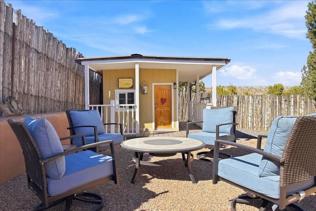 1641 Placita De Luna, Santa Fe, NM 87506