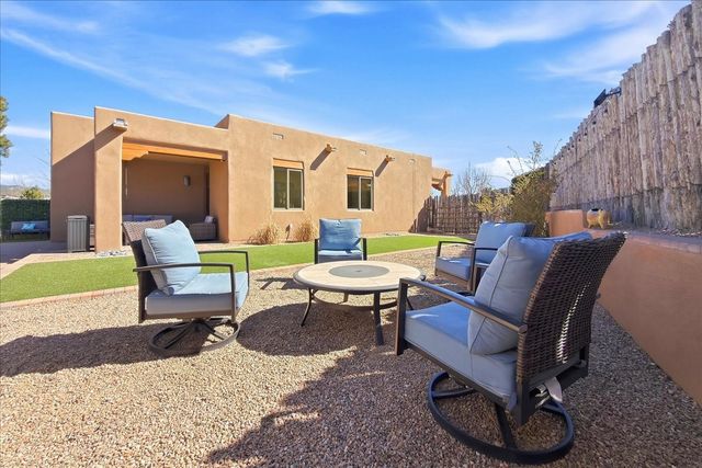 1641 Placita De Luna, Santa Fe, NM 87506