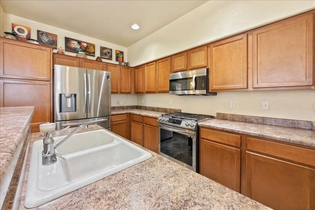 1641 Placita De Luna, Santa Fe, NM 87506