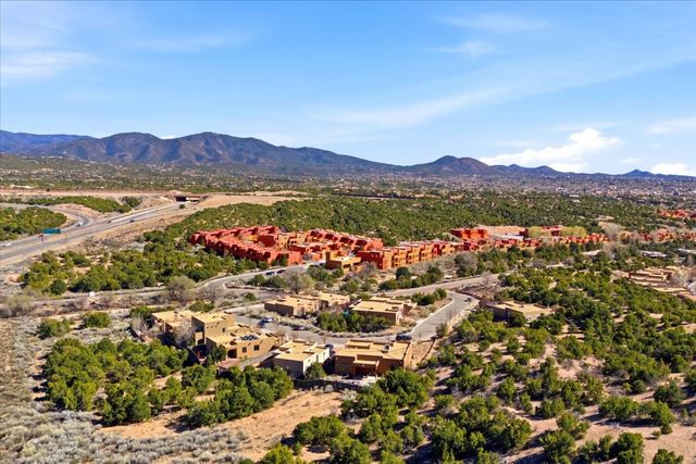 1641 Placita De Luna, Santa Fe, NM 87506