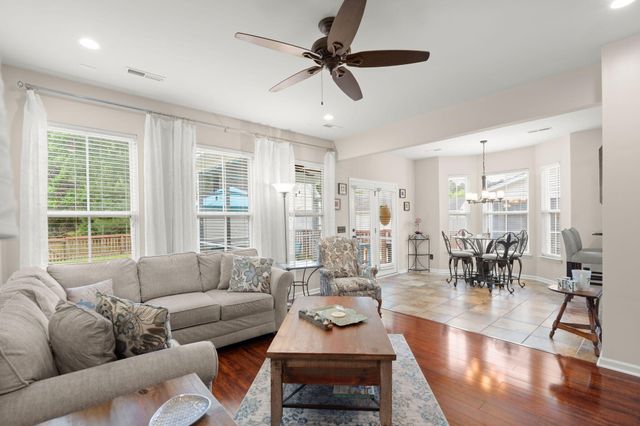 189 Avonshire Drive, Summerville, SC 29483