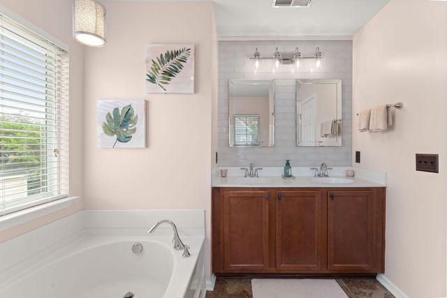 189 Avonshire Drive, Summerville, SC 29483