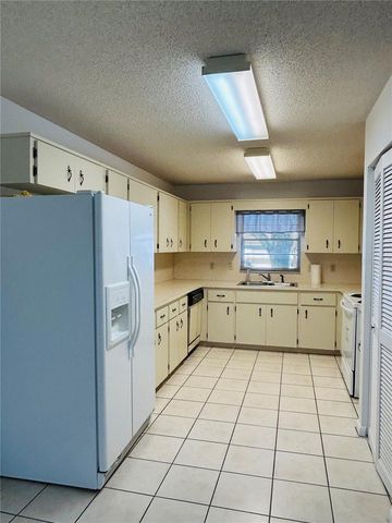 8530 SW 90TH STREET B, Ocala, FL 34481