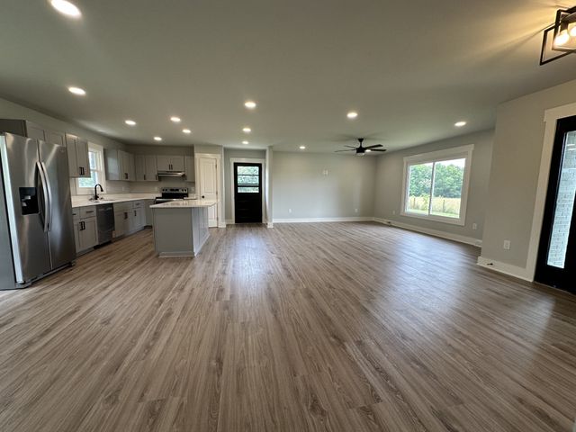 460 Grosch Rd, Manchester, TN 37355