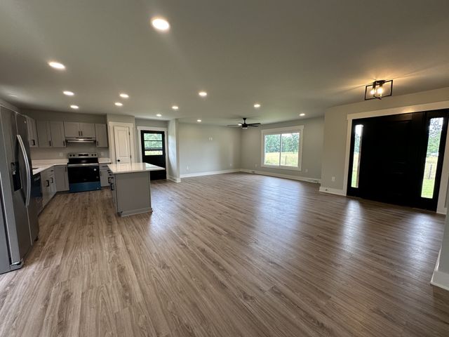 460 Grosch Rd, Manchester, TN 37355