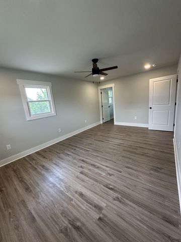 460 Grosch Rd, Manchester, TN 37355