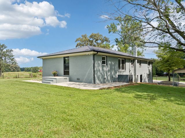 460 Grosch Rd, Manchester, TN 37355