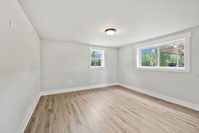 460 Grosch Rd, Manchester, TN 37355