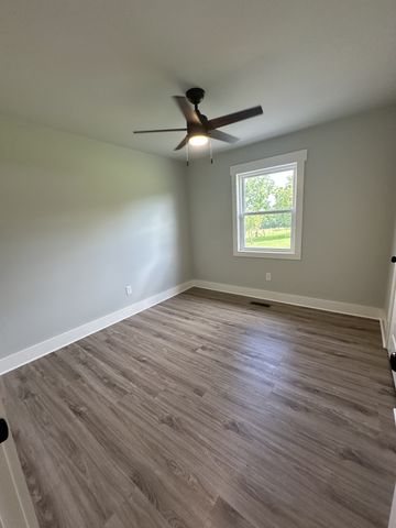 460 Grosch Rd, Manchester, TN 37355