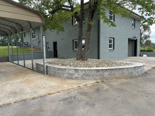 460 Grosch Rd, Manchester, TN 37355