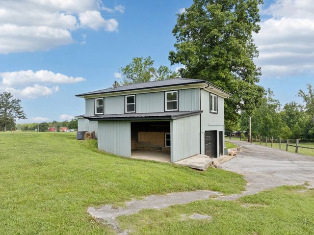 460 Grosch Rd, Manchester, TN 37355