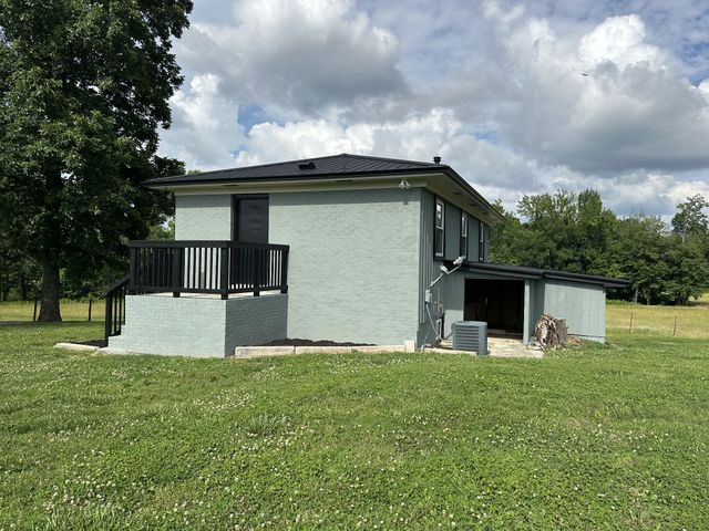 460 Grosch Rd, Manchester, TN 37355