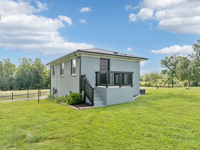 460 Grosch Rd, Manchester, TN 37355