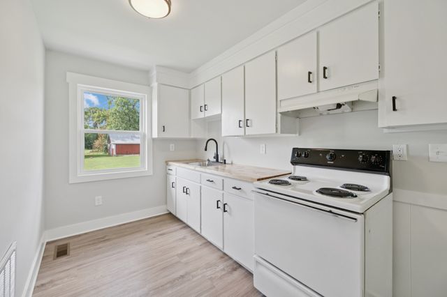 460 Grosch Rd, Manchester, TN 37355