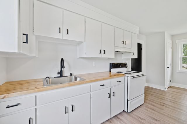 460 Grosch Rd, Manchester, TN 37355