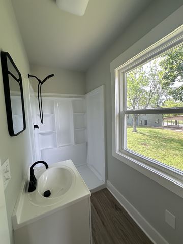 460 Grosch Rd, Manchester, TN 37355