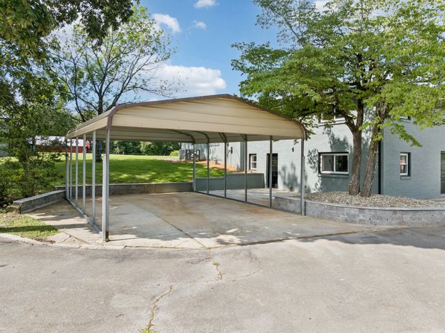 460 Grosch Rd, Manchester, TN 37355