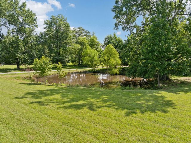 460 Grosch Rd, Manchester, TN 37355